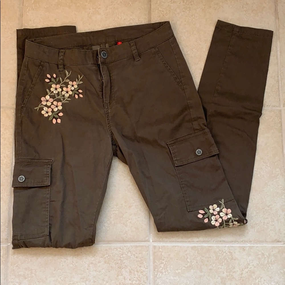Embroidered Olive Green Skinny Pants